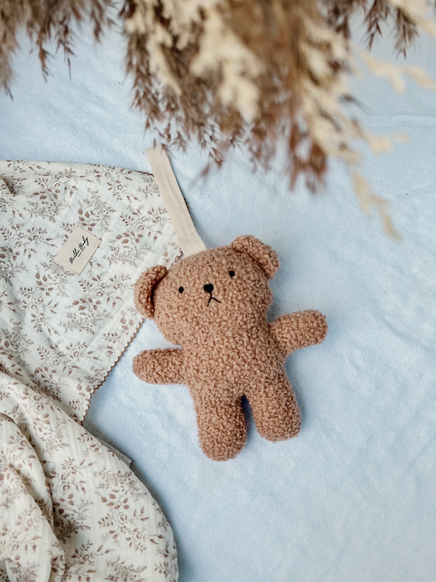 DUMMY HOLDER // HUGGING TEDDY